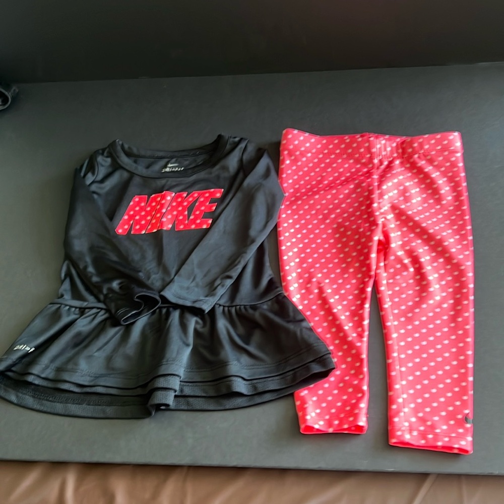Nike Dri-Fit 2 piece outfit. Hot Pink & Black. Like New